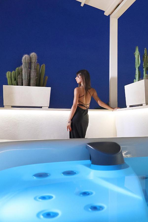 Mare Versus Luxury Suites Барлета Екстериор снимка
