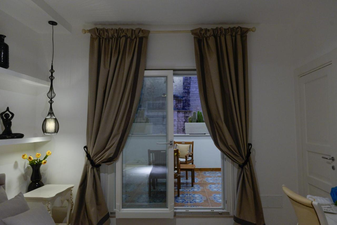 Mare Versus Luxury Suites Барлета Екстериор снимка